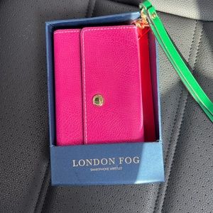 Smart phone wristlet